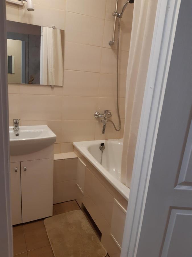 Compact Apartment Near Food Market In The Oldtown Plus Free Parking Klaipėda Exteriör bild